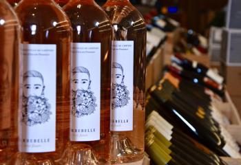Un apéritif entre amis ? Un pique-nique ? Une visite à l'improviste ? Retrouvez notre sélection de vins à partager "à la bonne franquette"