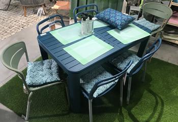 table et chaise de jardin