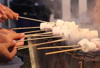 Guimauve grillée barbecue labyrinthe les Fermes de gally