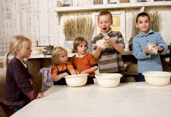 Atelier pain pour enfant  à la Ferme de Gally de Saint Cyr l'Ecole et de Sartrouville