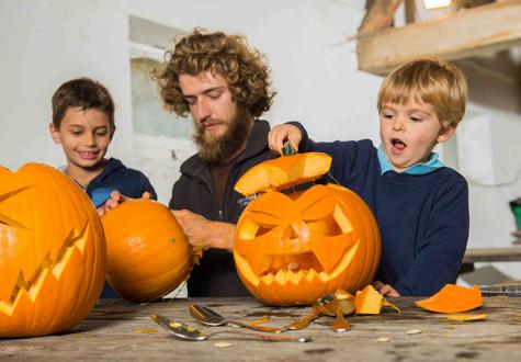 sortie en famille pour fêter halloween