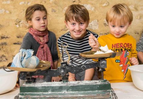 Atelier pain pour enfant à la Ferme de Gally de Saint Denis